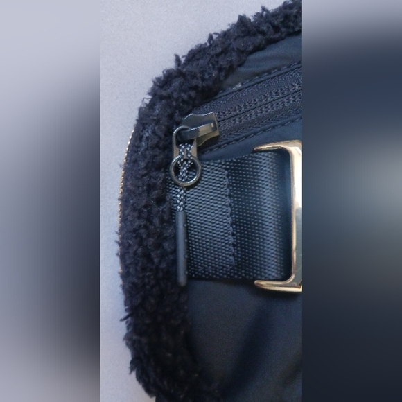 EUC Lululemon Waist Bag - Picture 6 of 8